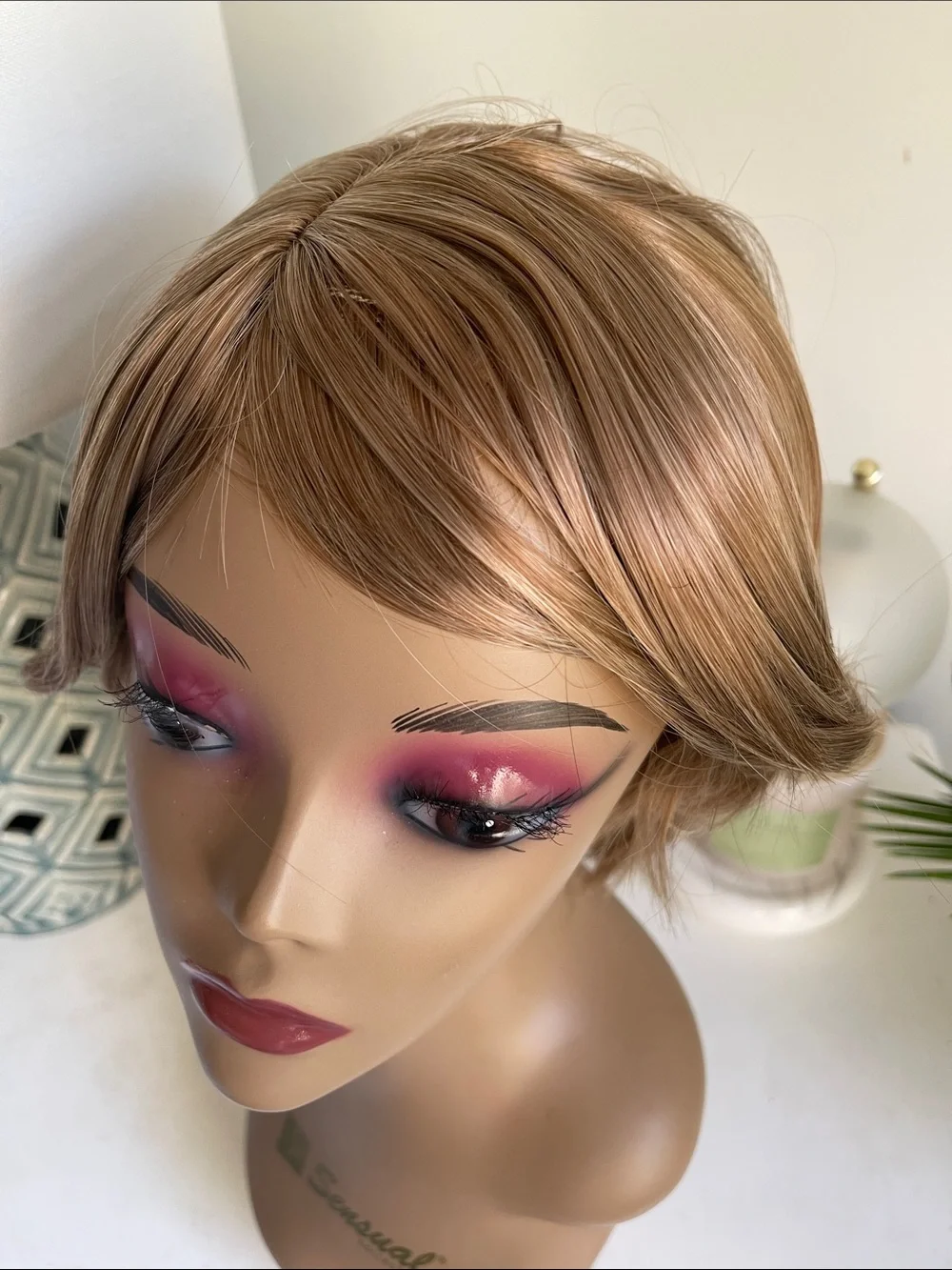 Women's Short Light Brown Wig - Natural Light Brown